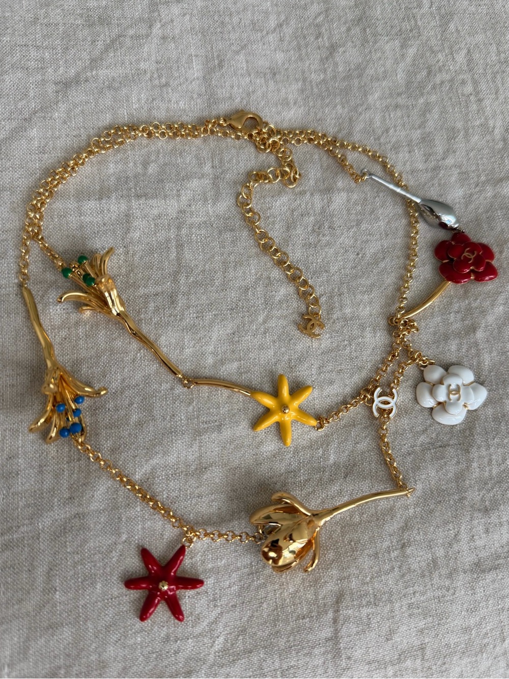 🌹Chanel Gold Floral & Star Charm Necklace with Red, Yellow & White Accents✨